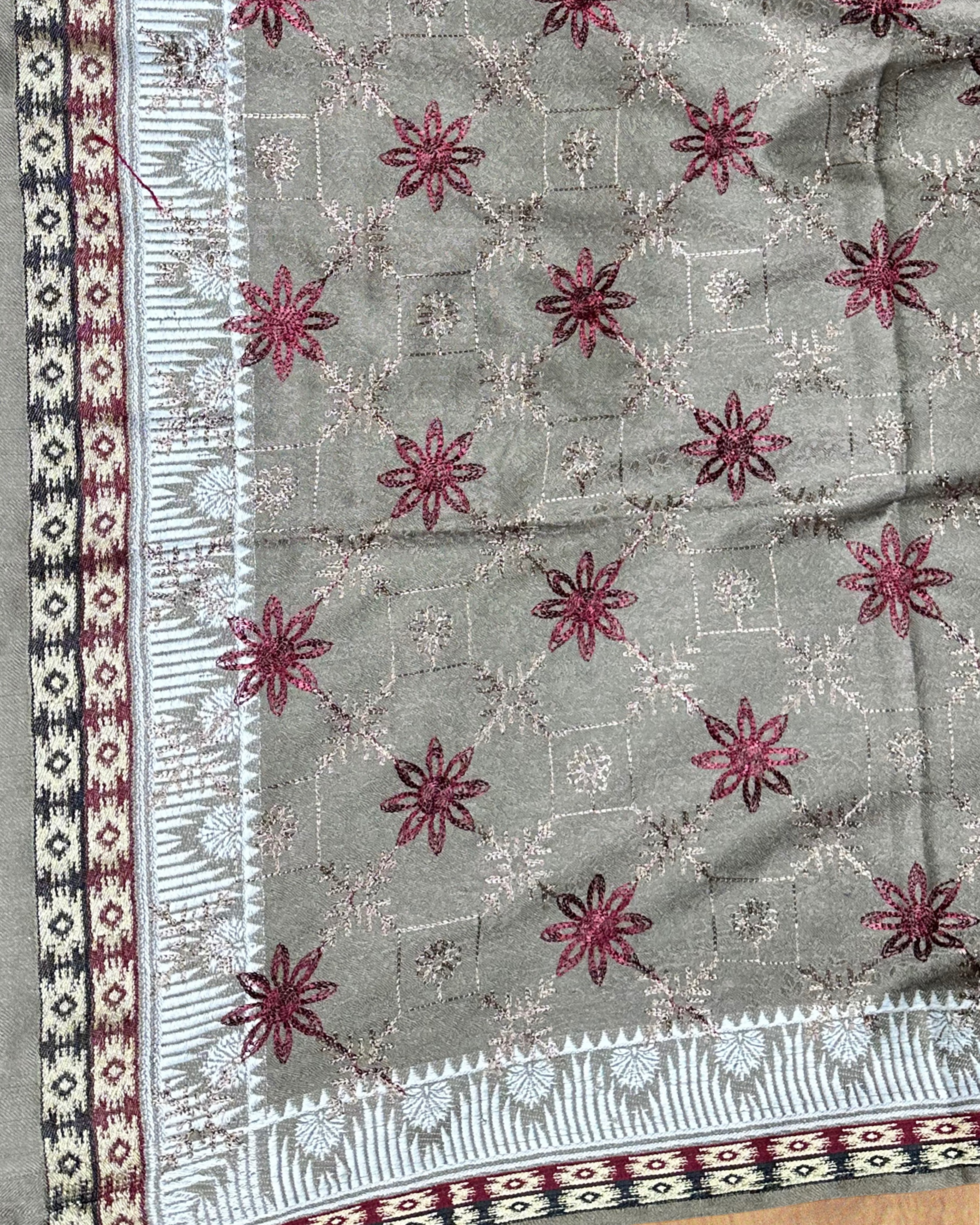 4 Border Embroidered Shawl for Winter -Ws106