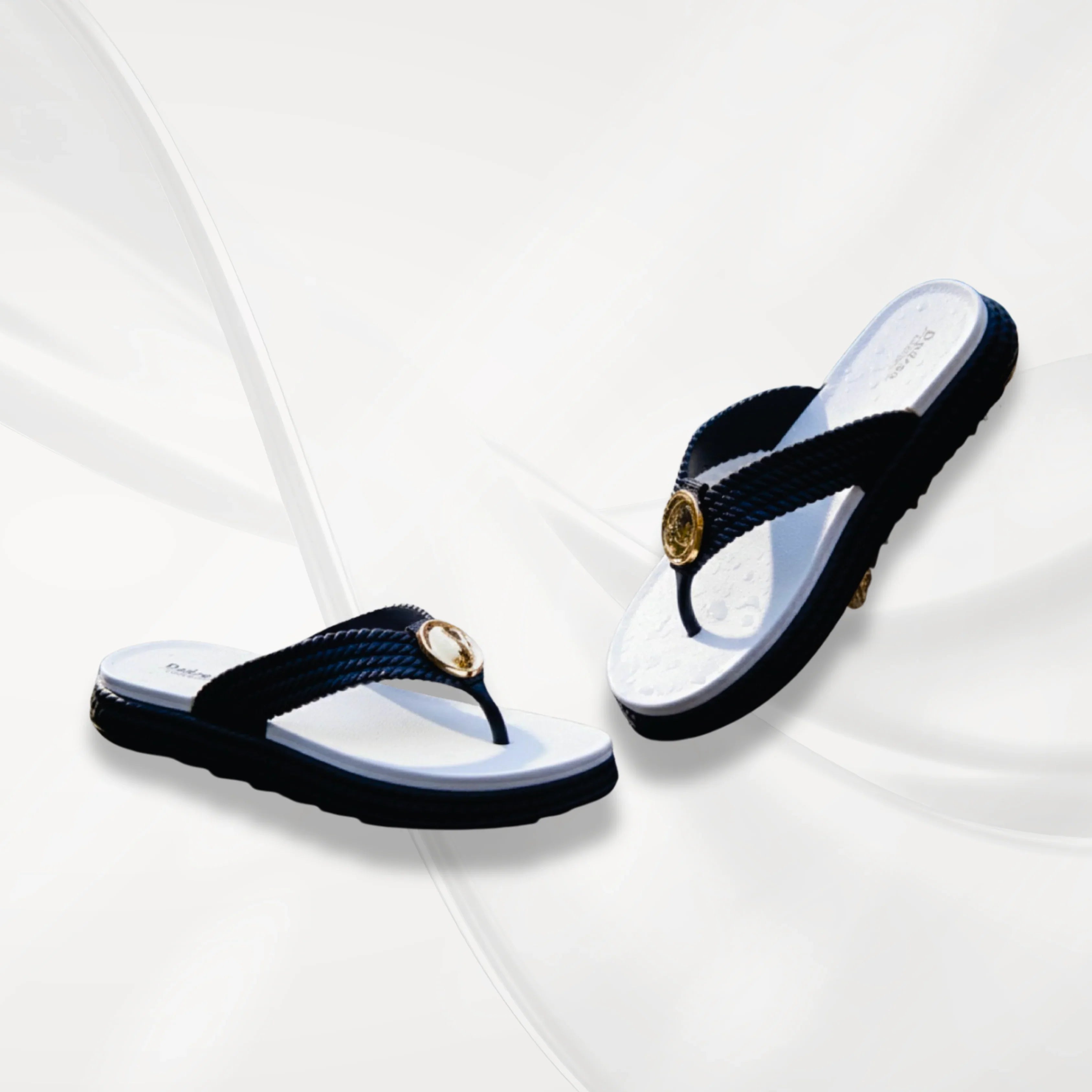 Women’s Comfortable Flat Sole Slippers